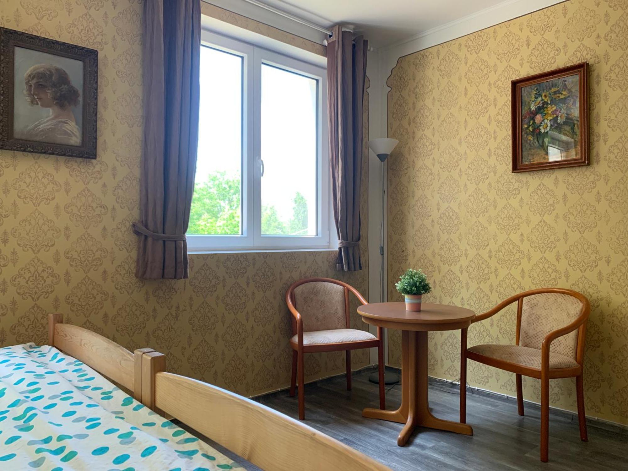 Penzion U Jezera Hotel กอนสตันติโนวี ลาซเย ภายนอก รูปภาพ