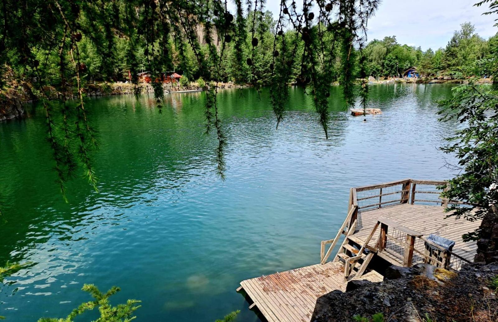 Penzion U Jezera Hotel กอนสตันติโนวี ลาซเย ภายนอก รูปภาพ